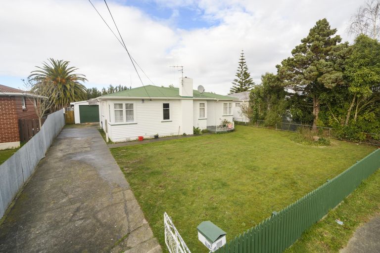 Photo of property in 16 Ronberg Street, Highbury, Palmerston North, 4412