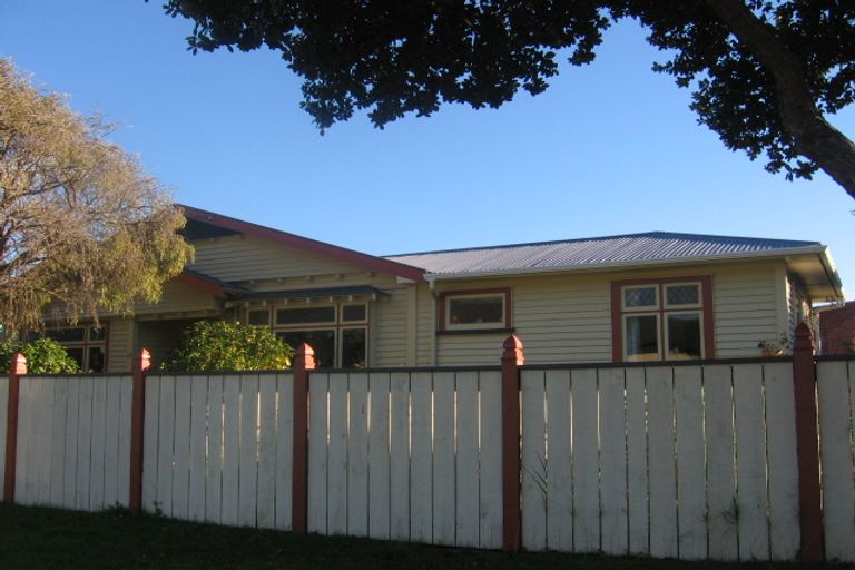 Photo of property in 12 Vincent Street, Waterloo, Lower Hutt, 5011