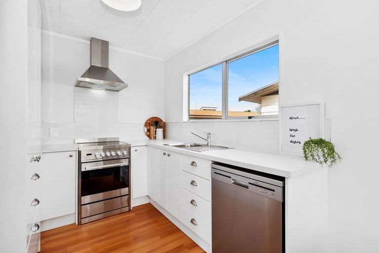 Photo of property in 24 Garland Drive, St Andrews, Hamilton, 3200