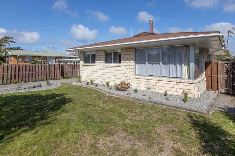 Photo of property in 46 Woolley Street, Avondale, Christchurch, 8061