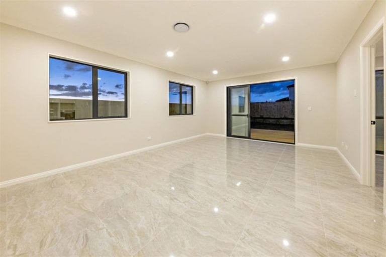 Photo of property in 38 Tinaku Road, Flat Bush, Auckland, 2019
