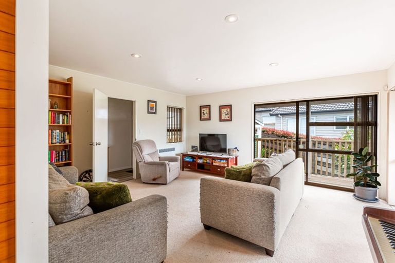 Photo of property in 2/17 Duncan Avenue, Te Atatu South, Auckland, 0610