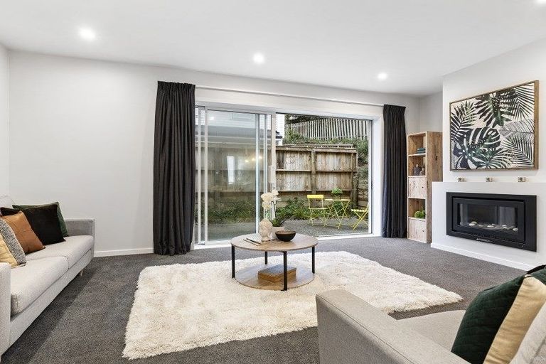 Photo of property in 56e Nicholson Road, Khandallah, Wellington, 6035