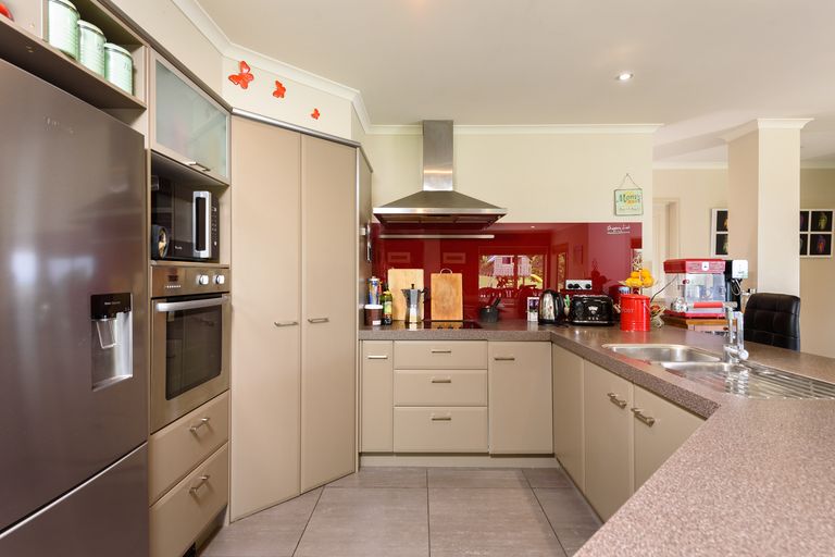 Photo of property in 21 Roger Guy Place, Welcome Bay, Tauranga, 3175