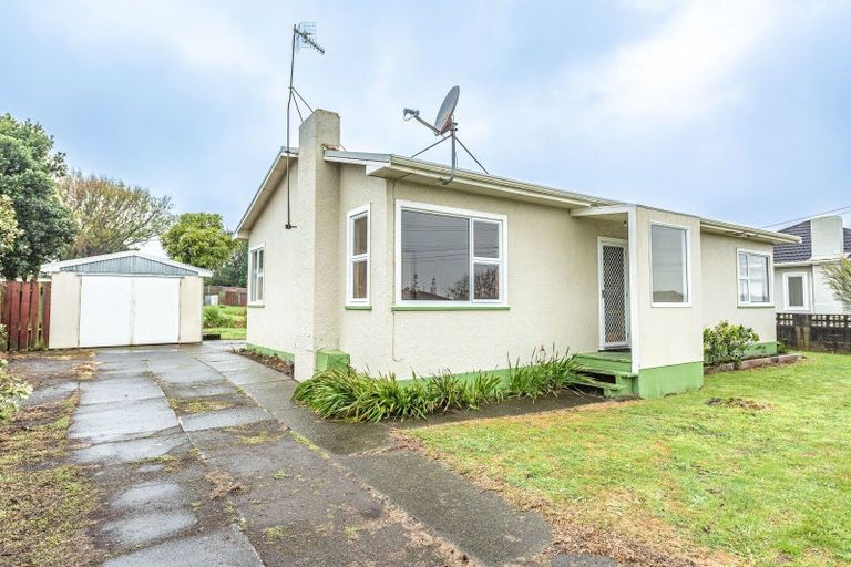 Photo of property in 38 Cornfoot Street, Castlecliff, Whanganui, 4501