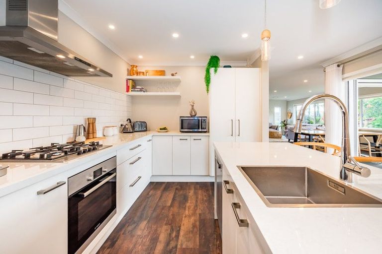 Photo of property in 10 Mahia Lane, Waikanae, 5036