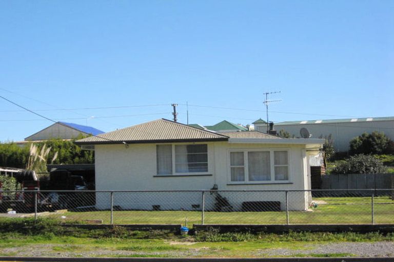 Photo of property in 19 Harker Street, Waipawa, 4210
