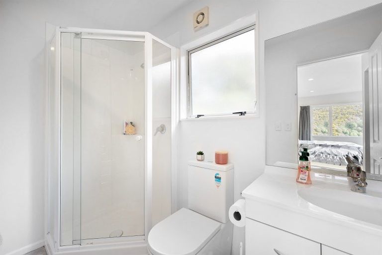 Photo of property in 20 Longmont Terrace, Churton Park, Wellington, 6037