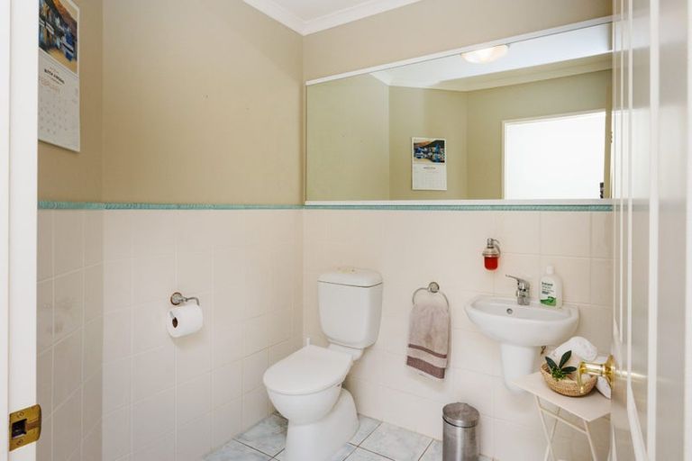 Photo of property in 10 Pastoral Lane, Hokowhitu, Palmerston North, 4410