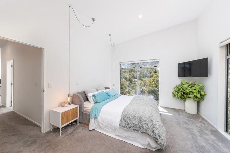 Photo of property in 32 Mount Marua Way, Timberlea, Upper Hutt, 5018