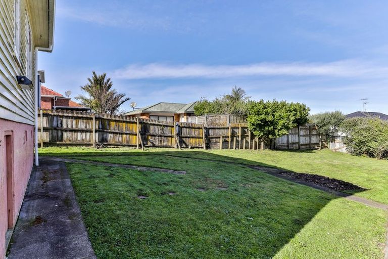 Photo of property in 17 Tyburnia Avenue, Mount Albert, Auckland, 1025