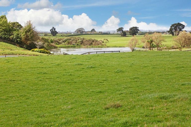 Photo of property in 225 Laing Road, Karaka, Papakura, 2580