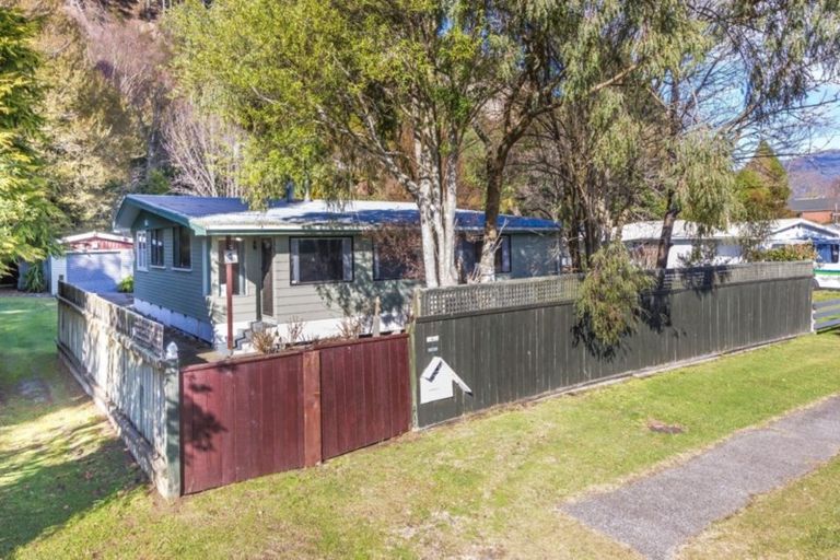 Photo of property in 50 Gosling Grove, Turangi, 3334