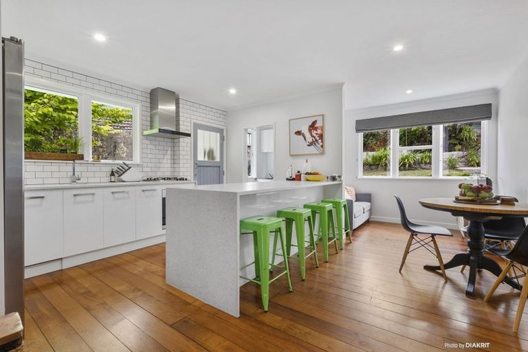 Photo of property in 6 Woodstock Terrace, Tawa, Wellington, 5028