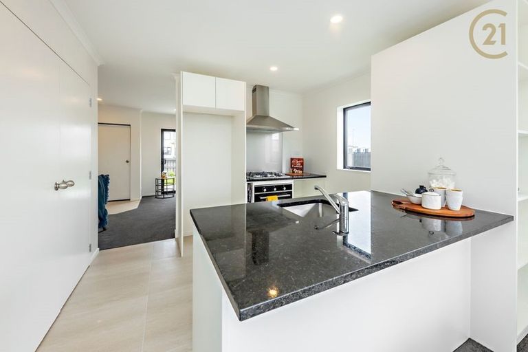 Photo of property in 5 Beardmore Lane, Papakura, 2110