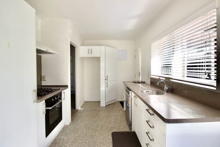 Photo of property in 3b Lake Pupuke Drive, Takapuna, Auckland, 0622