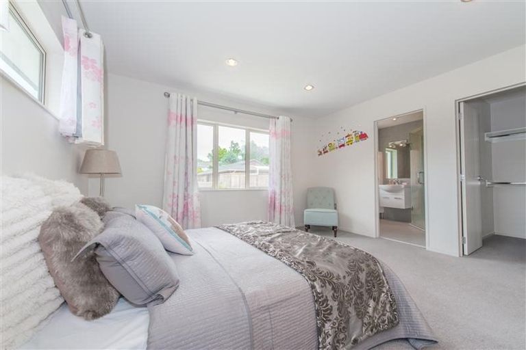 Photo of property in 4 Regatta Road, Torbay, Auckland, 0630