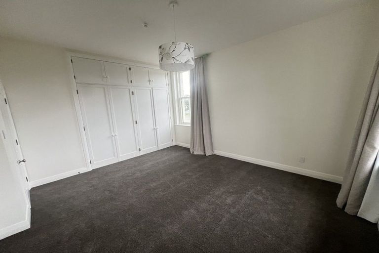 Photo of property in 16b Hadfield Terrace, Kelburn, Wellington, 6012