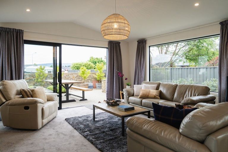 Photo of property in 18 Caledonia Drive, Mosgiel, 9024