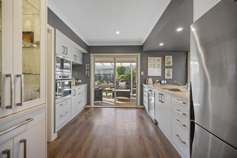 Photo of property in 1 Willow Drive, Taradale, Napier, 4112