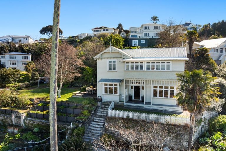 Photo of property in 16 Brewster Street, Bluff Hill, Napier, 4110