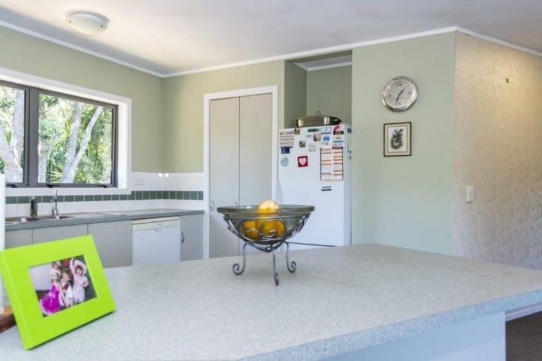 Photo of property in 12 Eton Place, Spotswood, New Plymouth, 4310