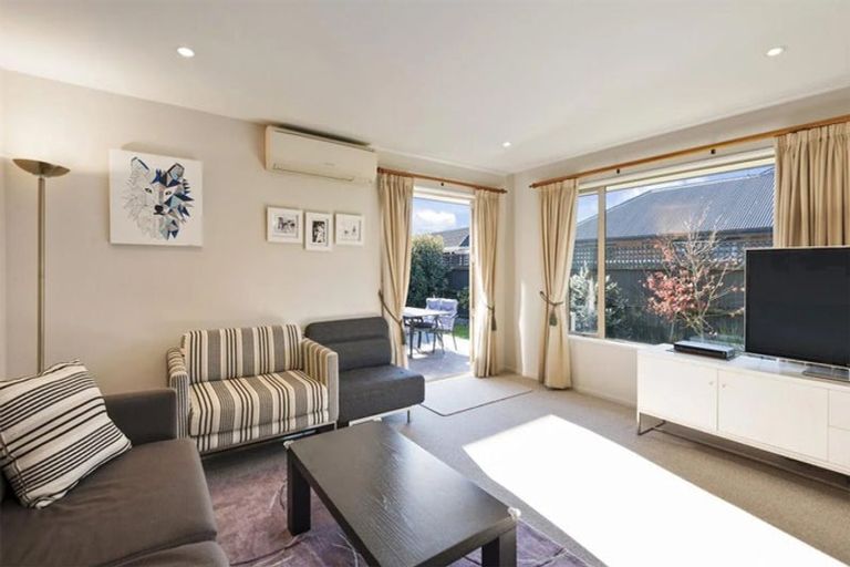 Photo of property in 115a Somerfield Street, Somerfield, Christchurch, 8024