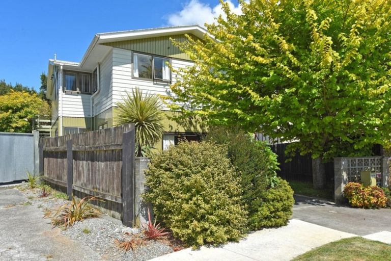 Photo of property in 8 Greenwich Grove, Stokes Valley, Lower Hutt, 5019