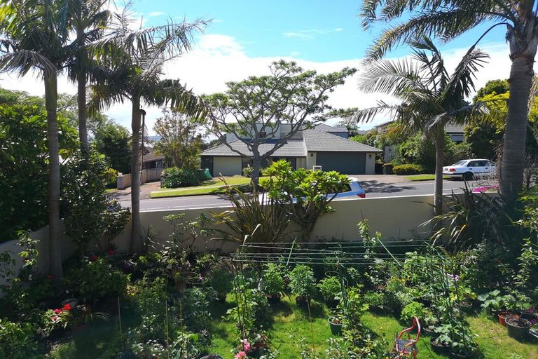 Photo of property in 36 Loloma Drive, Half Moon Bay, Auckland, 2012