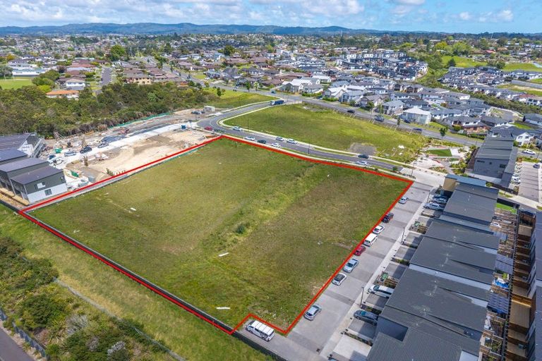 Photo of property in 2 Tieke Lane, Massey, 0614