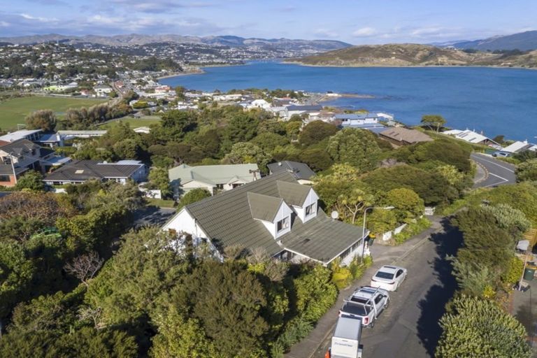 Photo of property in 3 Corlett Road, Plimmerton, Porirua, 5026