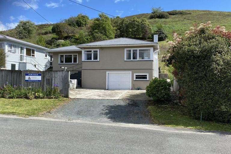 Photo of property in 76 Emano Street, Toi Toi, Nelson, 7010