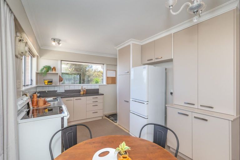 Photo of property in 47 Karaka Crescent, Levin, 5510