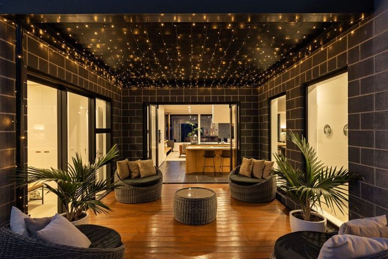 Photo of property in 594 Peninsula Road, Kelvin Heights, Queenstown, 9300