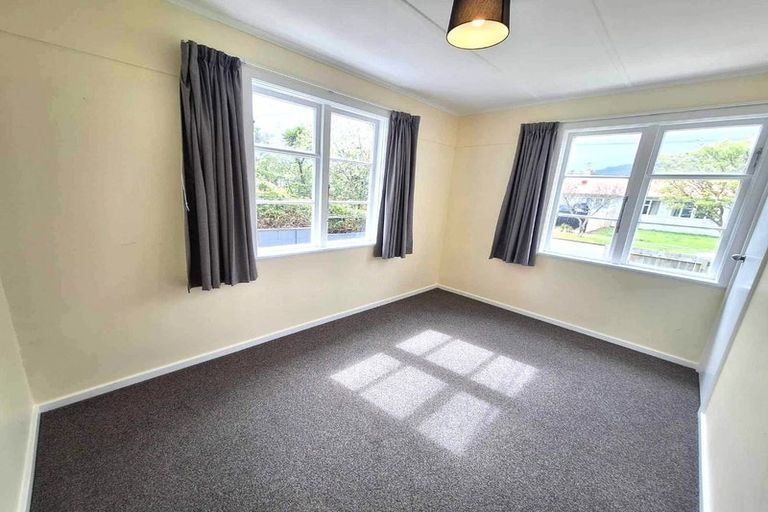 Photo of property in 29 Compton Crescent, Taita, Lower Hutt, 5011