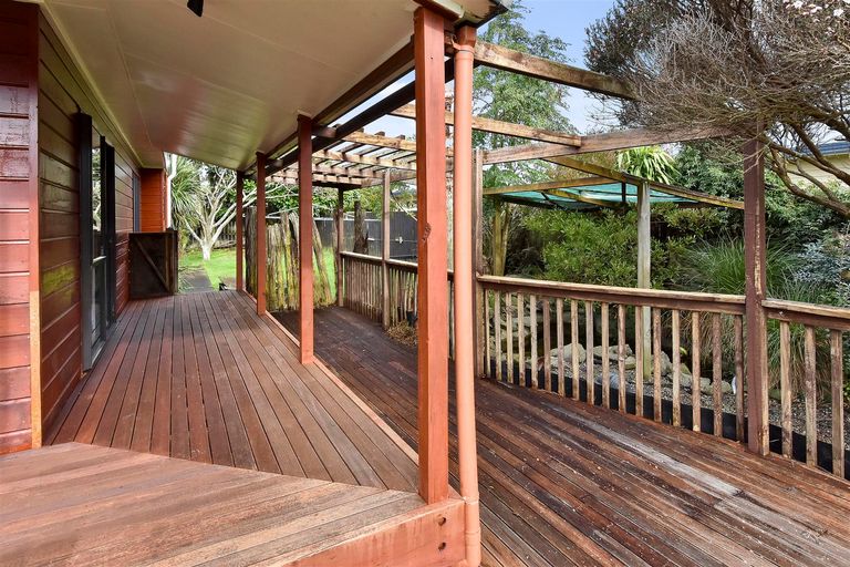 Photo of property in 7 Bill Phillip Place, Clendon Park, Auckland, 2103