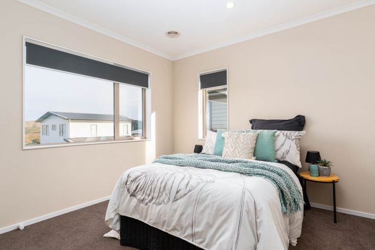 Photo of property in 30b Havana Rise, Grenada Village, Wellington, 6037