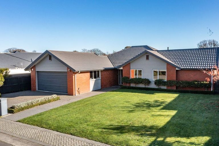 Photo of property in 2 Levinge Lane, Hillmorton, Christchurch, 8024