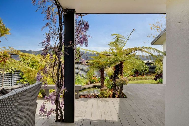 Photo of property in 20 Roseberry Place, Whitianga, 3510