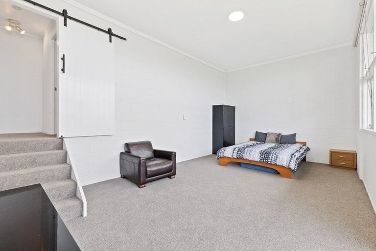 Photo of property in 1/25 Oban Road, Browns Bay, Auckland, 0630