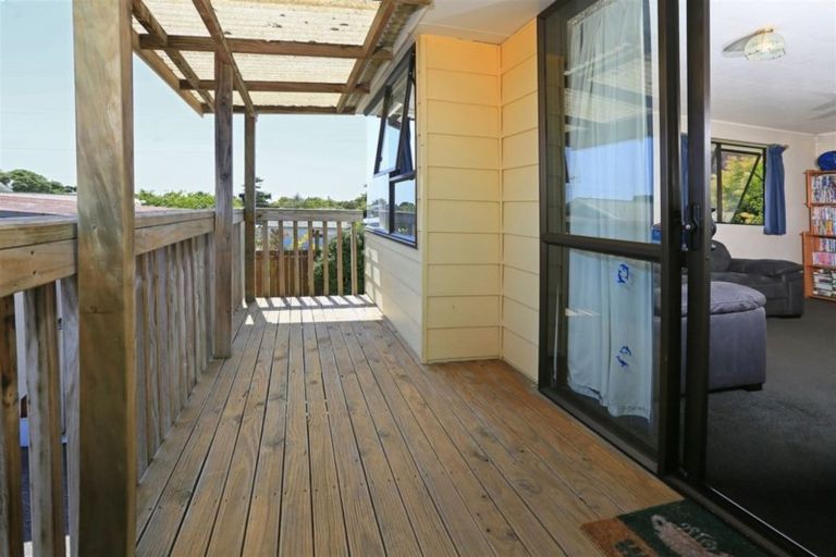 Photo of property in 1/1 Marlene Avenue, Te Atatu South, Auckland, 0610