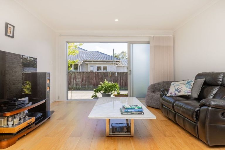Photo of property in 2/104 Picton Avenue, Riccarton, Christchurch, 8011
