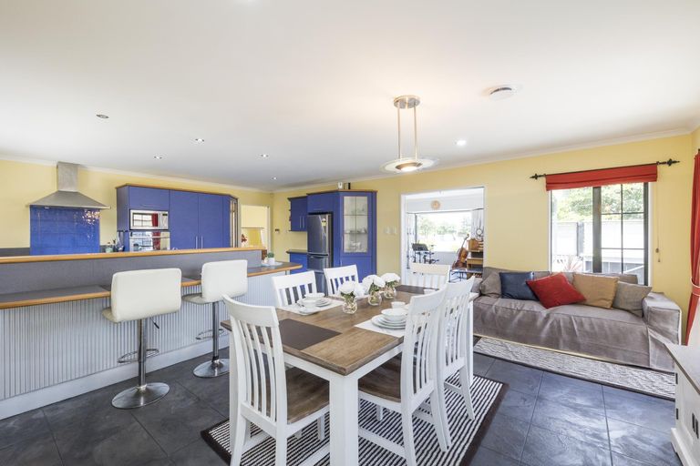 Photo of property in 145 Schnell Drive, Kelvin Grove, Palmerston North, 4414