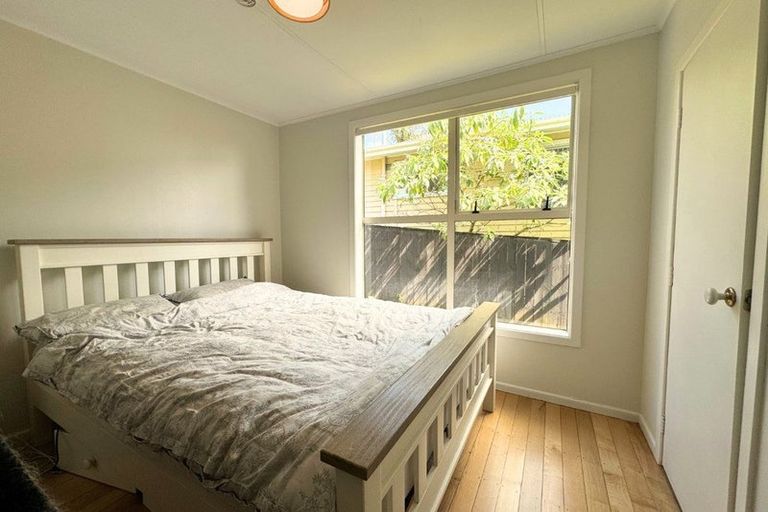 Photo of property in 185 Waimumu Road, Massey, Auckland, 0614