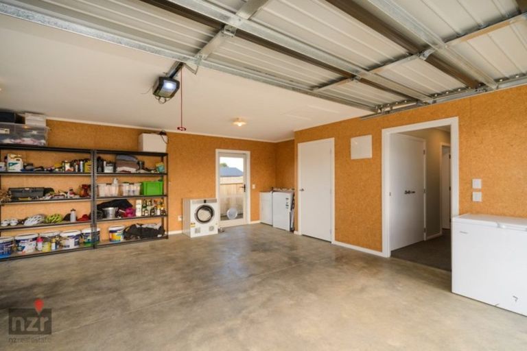 Photo of property in 18 Wescombe Grove, Feilding, 4702