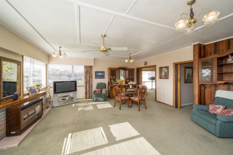 Photo of property in 187 Waihi Road, Hawera, 4610