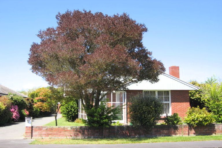 Photo of property in 1/26 Hampton Place, Burnside, Christchurch, 8053