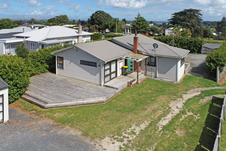 Photo of property in 13 Collingwood Road, Waiuku, 2123