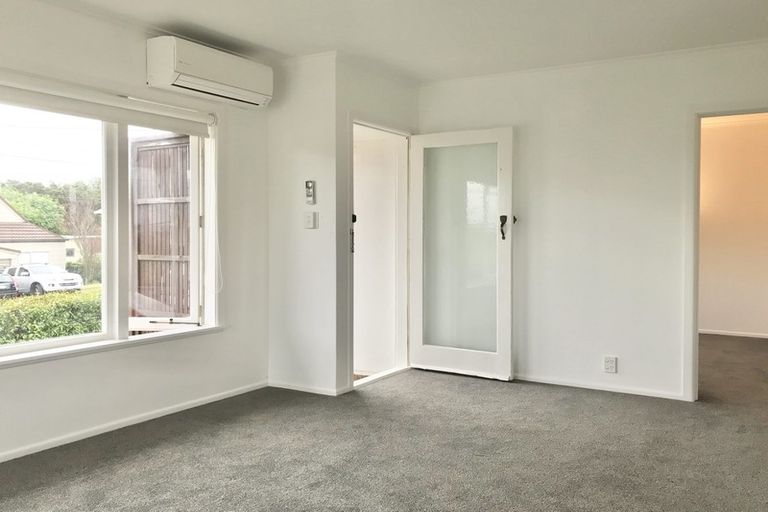 Photo of property in 3/6 Corrella Road, Belmont, Auckland, 0622