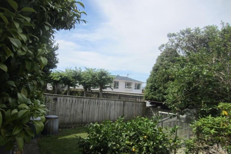 Photo of property in 3 Saint Hildas Glade, Tawa, Wellington, 5028